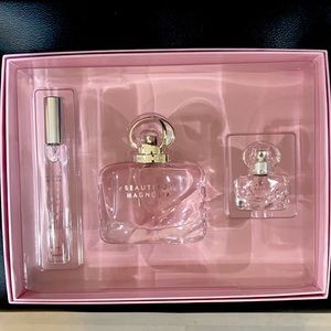 NIB Estée Lauder Beautiful Magnolia Perfume Set